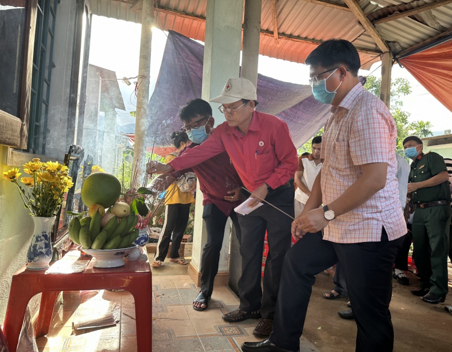 Cần lắm tấm lòng giúp gia cảnh 2 cháu bé có bố mẹ bị sét đánh tử vong