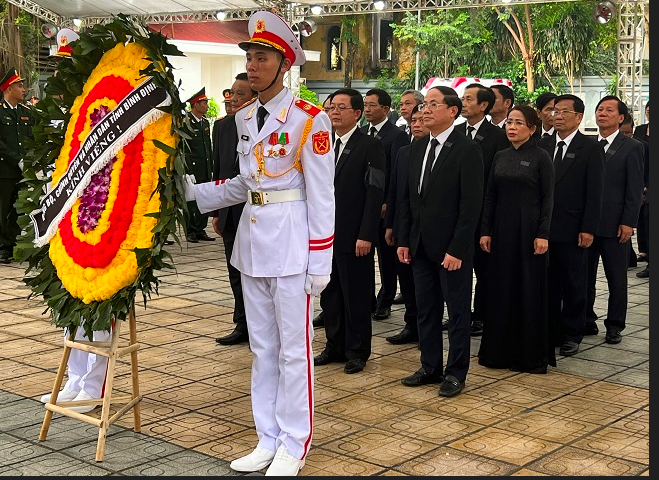 Đoàn lãnh đạo tỉnh Bình Định tại Lễ viếng Tổng Bí thư Nguyễn Phú Trọng. Ảnh: Văn phòng Tỉnh ủy cung cấp