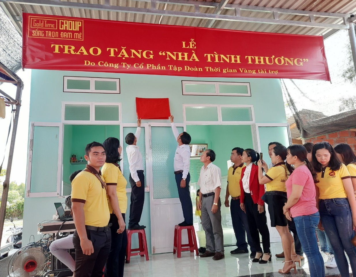 Phù Mỹ trao tặng nhà tình thương cho hộ nghèo