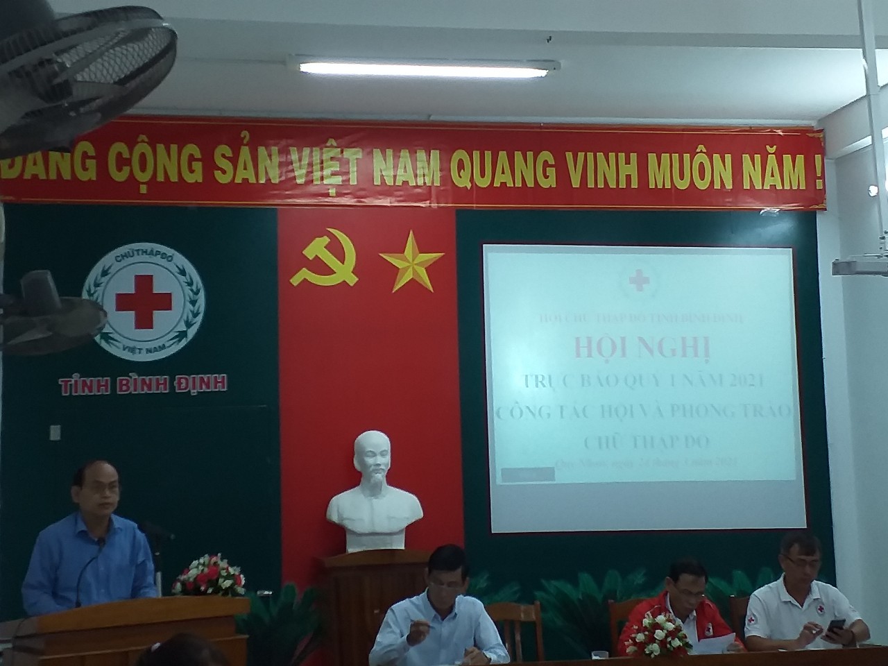 Ông Hà Văn Cát - Ủy viên Ban Thường vụ Hội CTĐ Việt Nam, Chủ tịch Hội CTĐ tỉnh phát biểu khai mạc Hội nghị