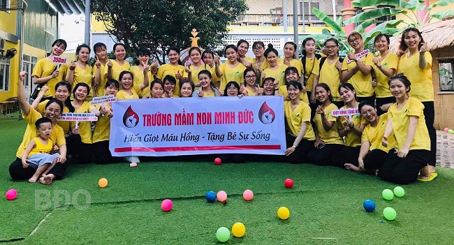 Giáo viên Trường Mầm non Minh Đức (TP Quy Nhơn) hưởng ứng ngày hội hiến máu tình nguyện năm 2020 do CLB 25 Bình Định tổ chức.