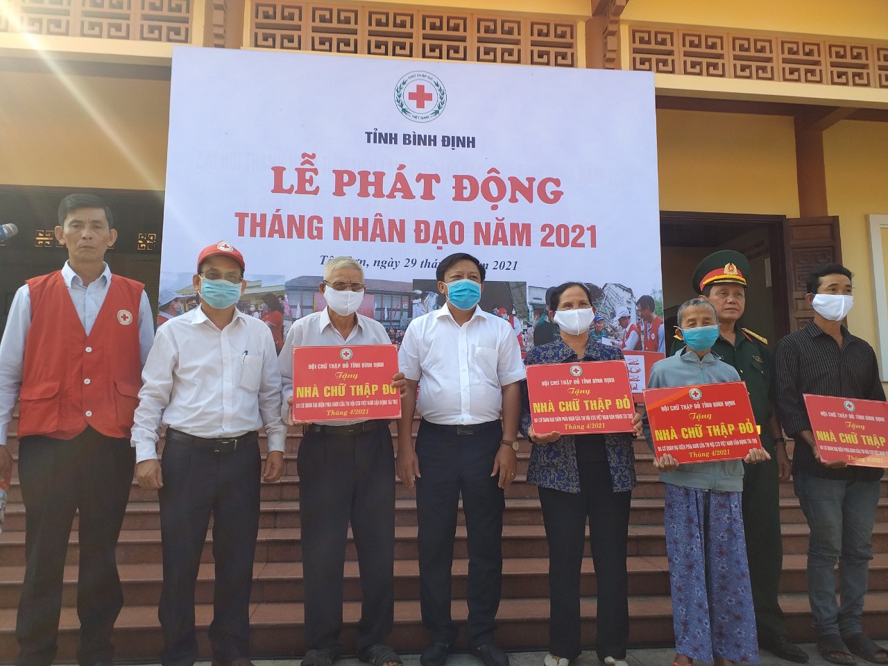 PHÁT ĐỘNG THÁNG NHÂN ĐẠO NĂM 2021: VÌ MỘT CỘNG ĐỒNG AN TOÀN