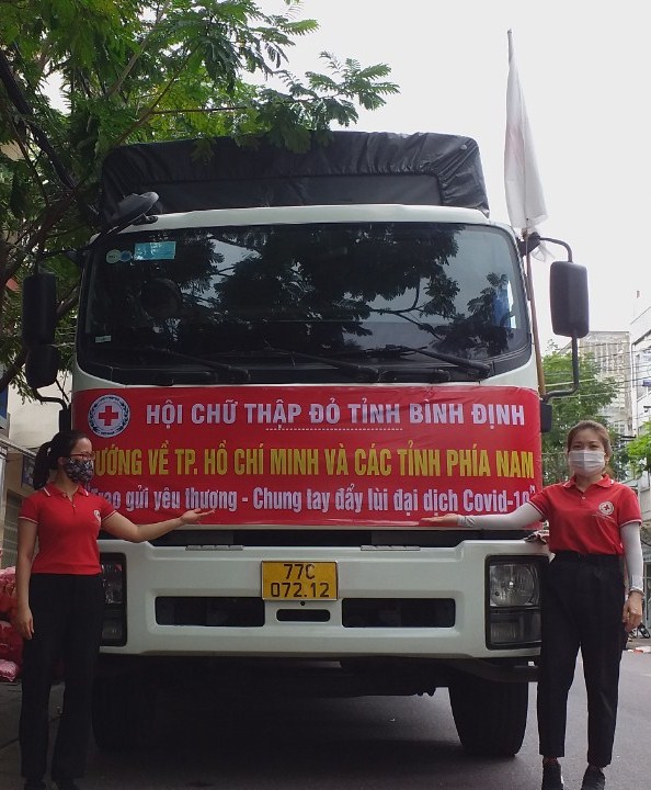 HƠN 40 TẤN HÀNG "TRAO GỬI YÊU THƯƠNG" ĐÃ XUẤT PHÁT