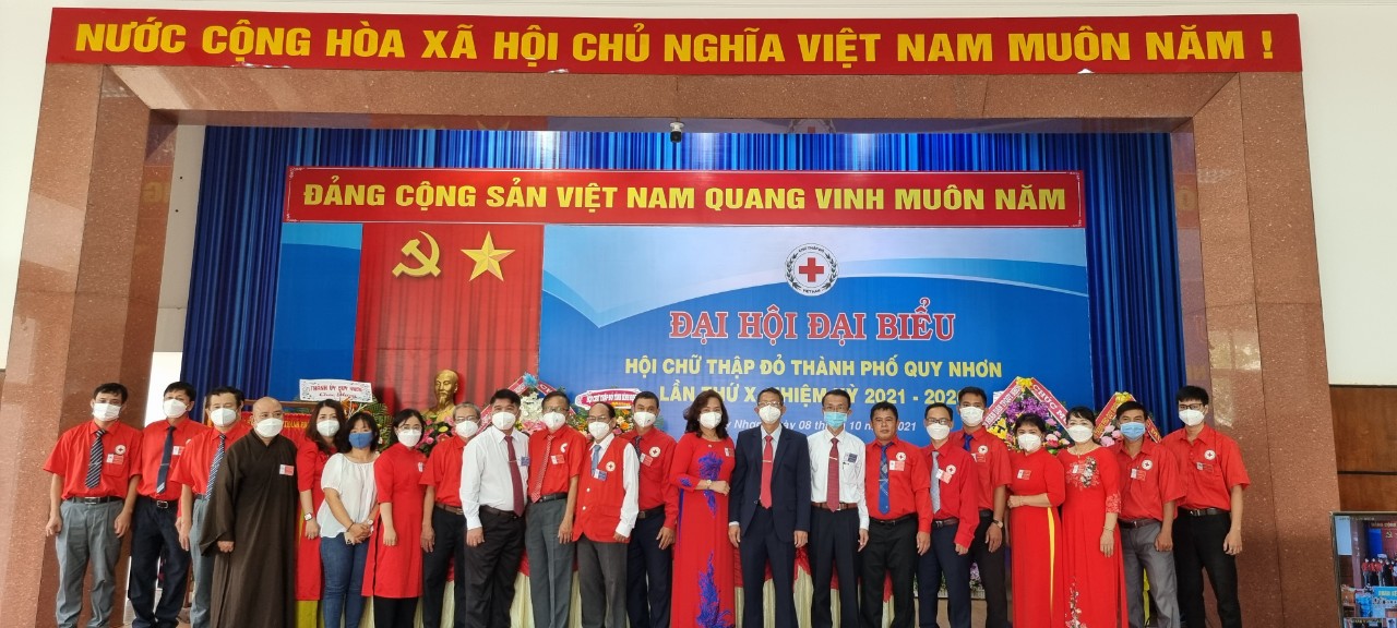 Ban Chấp hành Hội CTĐ thành phố Quy Nhơn (Nhiệm kỳ 2021-2026) ra mắt tại Đại hội chụp ảnh cùng lãnh đạo Hội CTĐ tỉnh, Thành ủy Quy Nhơn, UBND Thành phố, UBMTTQVN TP