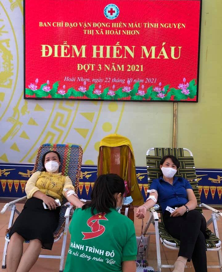 Người dân Thị xã Hoài Nhơn tích cực tham gia hiến máu tình nguyện