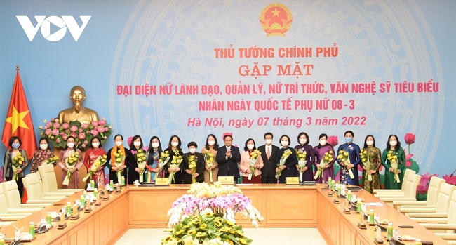 Thủ tướng Chính phủ Phạm Minh Chính gặp mặt nữ lãnh đạo, quản lý, trí thức và văn nghệ sỹ tiêu biểu nhân Ngày Quốc tế phụ nữ 8.3