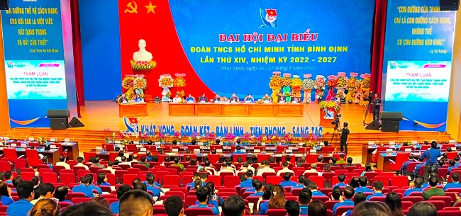 Toàn cảnh buổi khai mạc phiên trọng thể Đại hội đại biểu Đoàn TNCS Hồ Chí Minh tỉnh Bình Định lần thứ XIV, nhiệm kỳ 2022 - 2027.