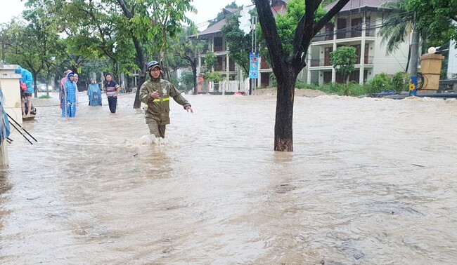 Công bố tình huống khẩn cấp về thiên tai để khắc phục ngập lụt tại phường Ghềnh Ráng