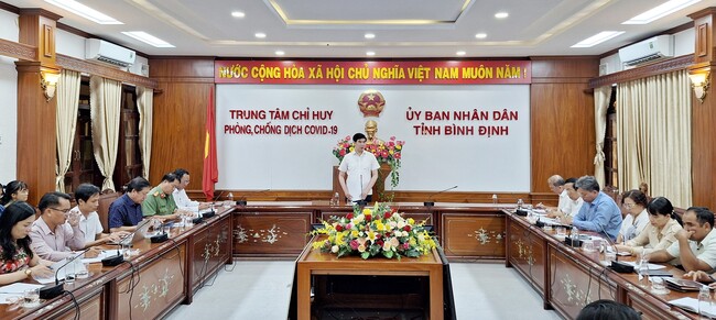 Phó Chủ tịch UBND tỉnh Lâm Hải Giang chỉ đạo tại cuộc họp