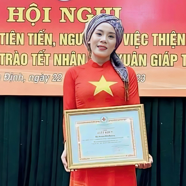 Chị Hương là một trong những điển hình người tốt việc tốt được Hội CTĐ tỉnh tuyên dương năm 2023.