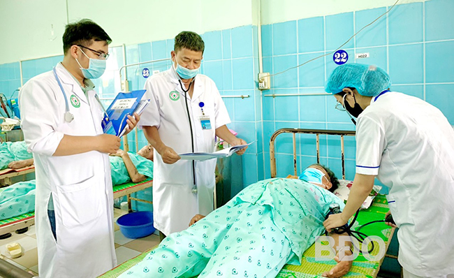 Bệnh nhân đái tháo đường được điều trị tại khoa Nội tiết, BVĐK tỉnh (ảnh chụp sáng 26.5). Ảnh: M.H