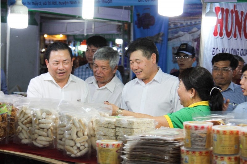 Lễ hội "Tinh hoa đất Biển": Hội chợ OCOP, làng nghề tỉnh Bình Định thu hút 54 đơn vị, 108 gian hàng